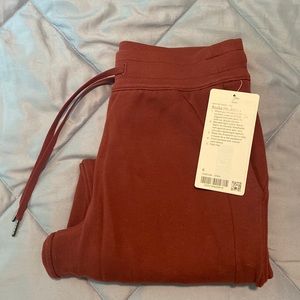 NWT Lululemon Scuba High Rise Jogger
